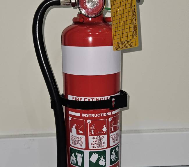 10B Extinguisher With Hose